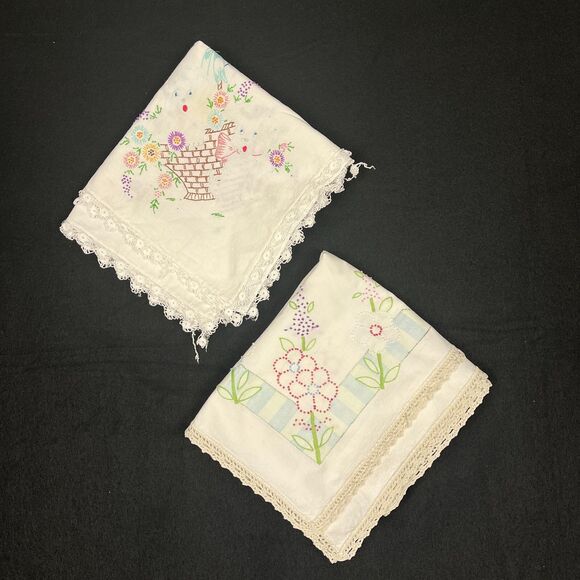 2 VTG kitchen Tablecloth Material 33in x 33in Hand Embroidered Flowers 1950s MCM - Picture 3 of 16